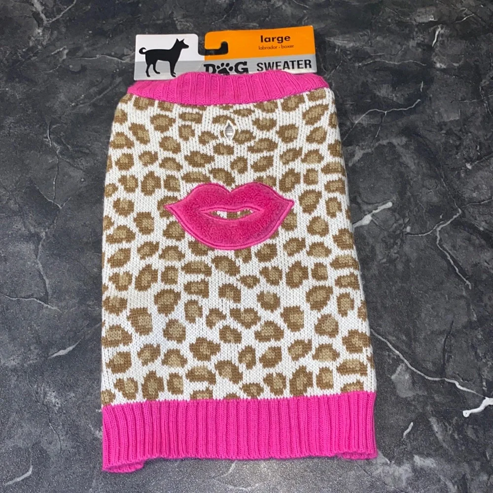 🎉Host Pick🎉Leopard Print Lips 👄 Dog Sweater